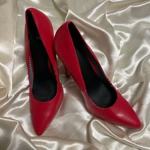It’s Fashion red pointy toe heels